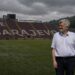 Srđan Mandić na stadionu FK Sarajevo Koševo pod tmurnim nebom