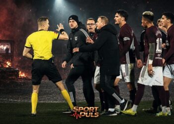 Mateo Musa pred igračima Sarajeva uoči utakmice Borac Željezničar